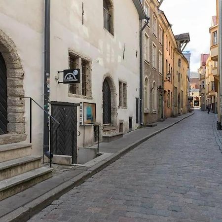 Cozy 3 Story House In Old Town Apartment Tallinn Exterior photo