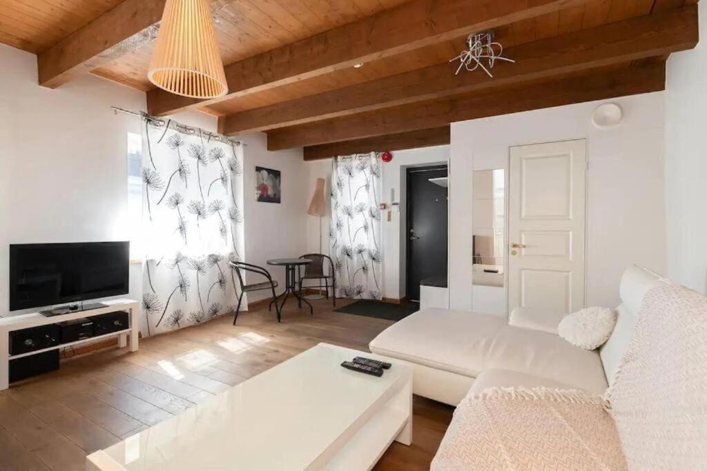 Cozy 3 Story House In Old Town Apartment Tallinn Exterior photo